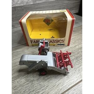 Ertl #  2622 Farm Classics Case G Combine 1/43 Scale Die Cast